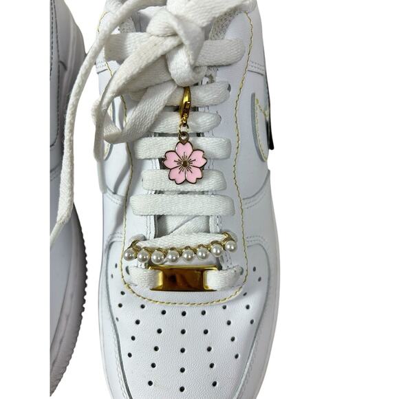 Nike Air Force 1 Low \'07 White Women\'s Sneakers Size 9 CW2288-111 Men’s Size 7.5 main image 4